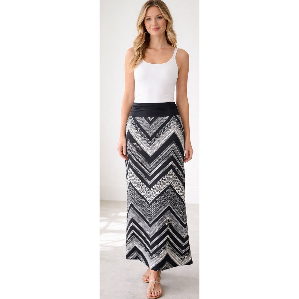 AB Studio Black and White Chevron Maxi Skirt